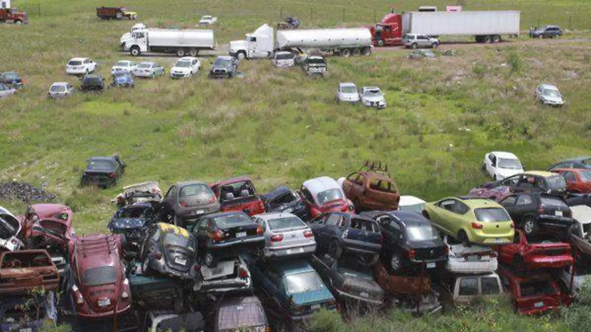 Implican a personal de un corralón en robo de camioneta